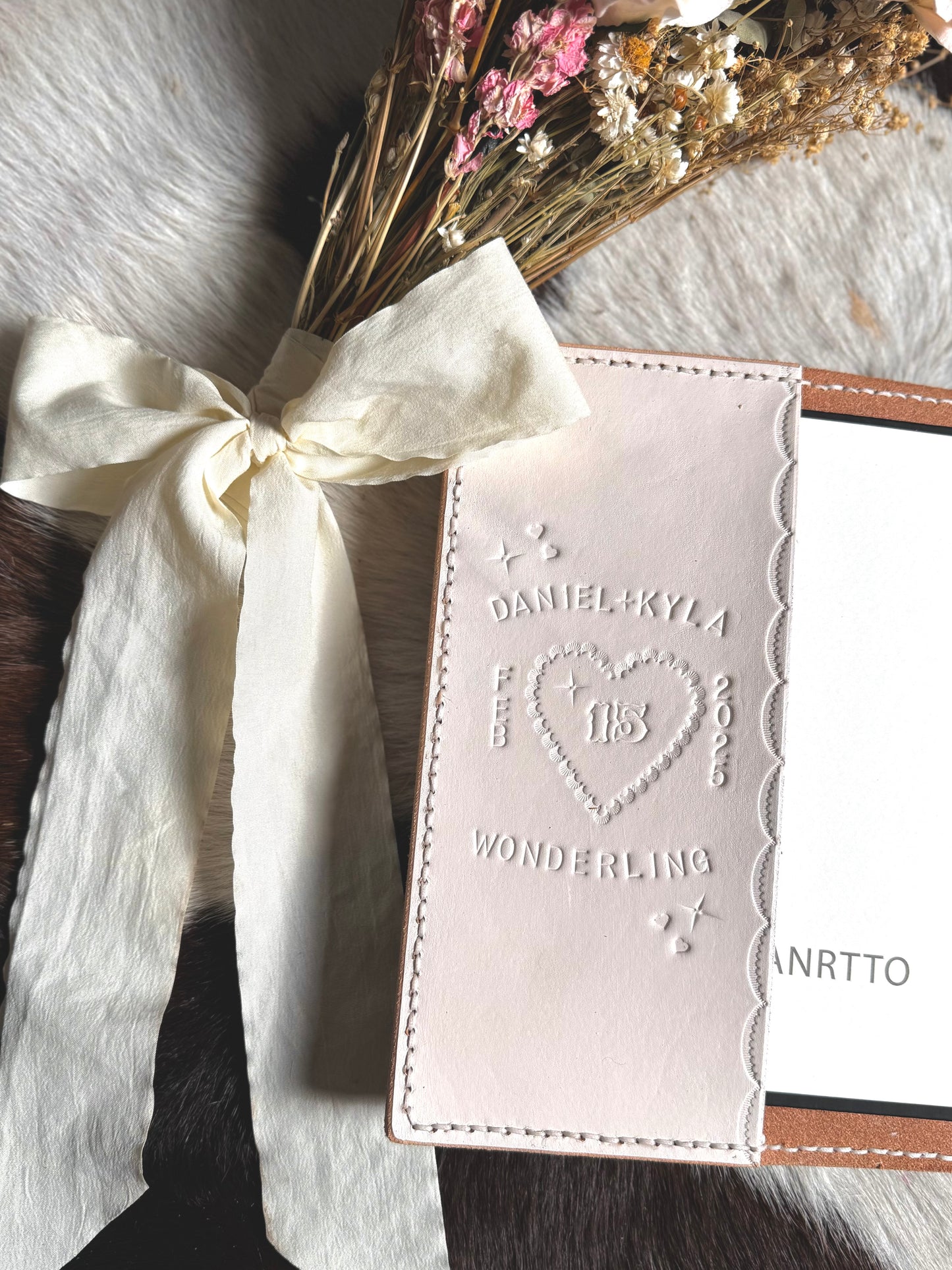 Pre order- WEDDING GUEST BOOK