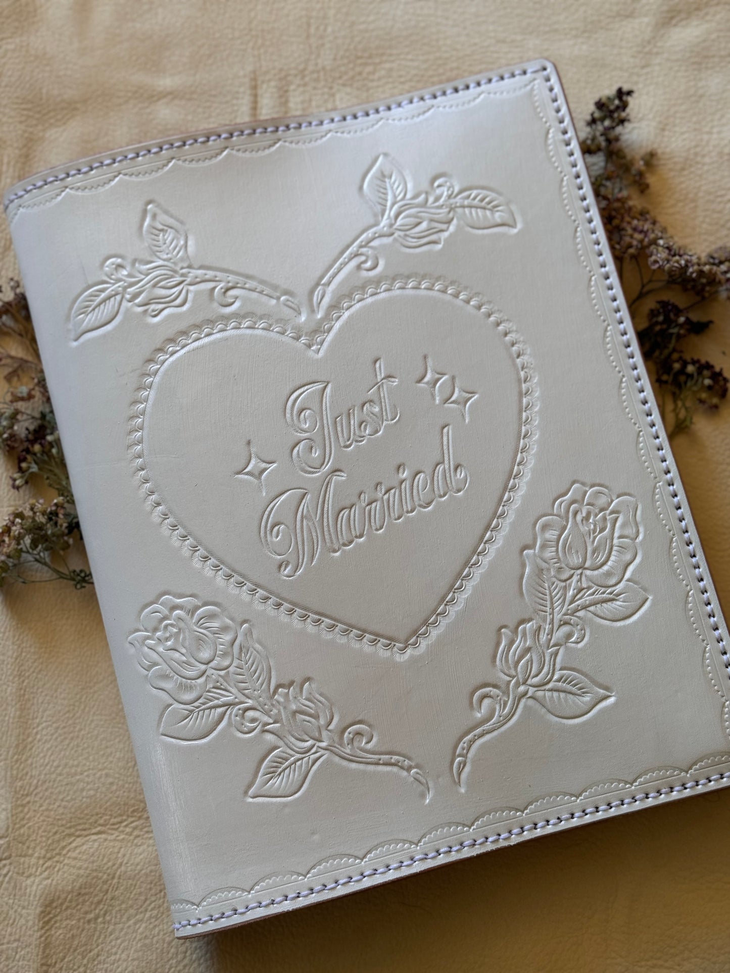 Pre order- WEDDING GUEST BOOK