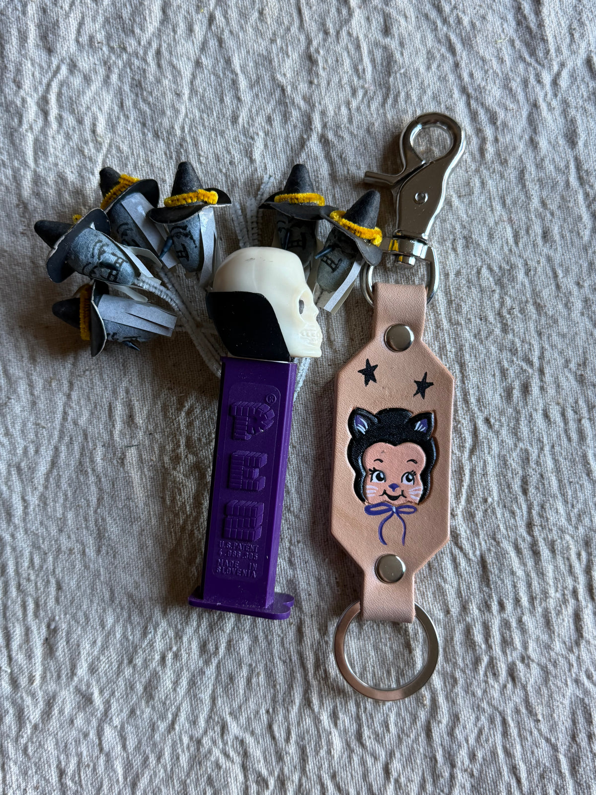 Kitty tat keychain